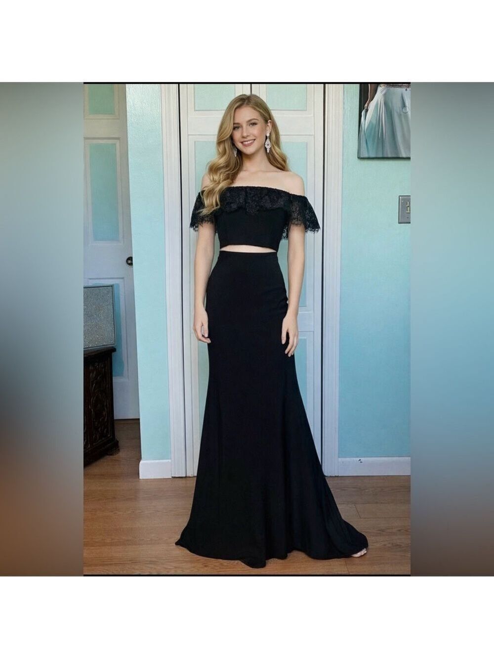 Size 6 Black 2 pc Madison James 18-667 off shoulder lace crepe prom cruise NWT